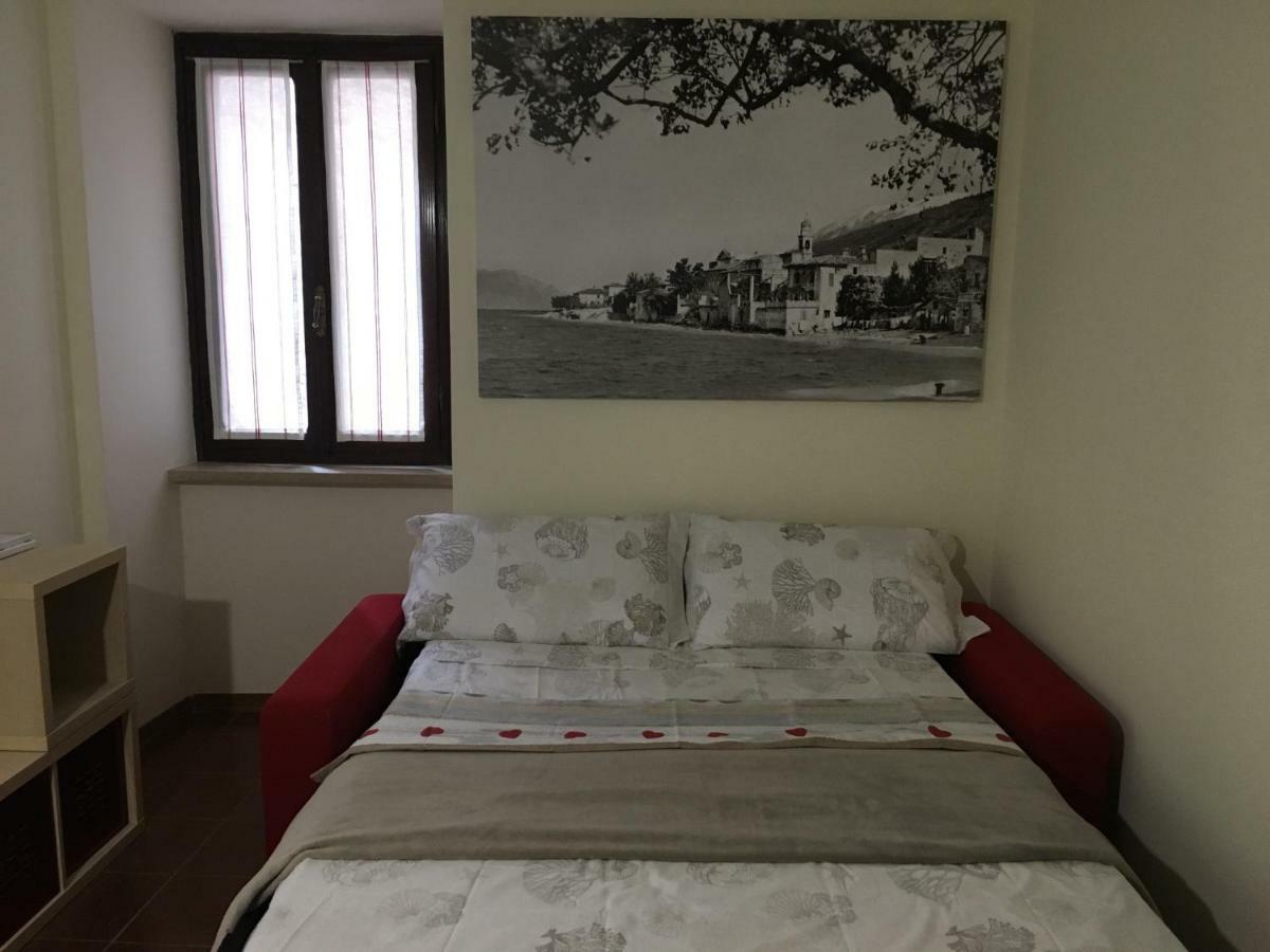 Ferienwohnung Vicolovolta16 Torri Del Benaco Exterior foto