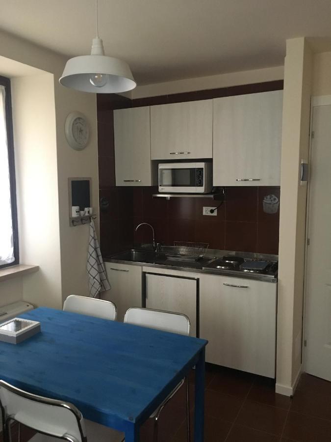 Ferienwohnung Vicolovolta16 Torri Del Benaco Exterior foto
